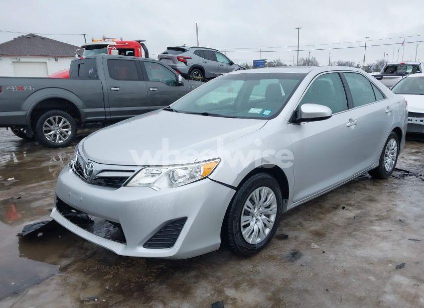 Photo 2 of 2013 Toyota Camry LE (VIN 4T4BF1FK8DR301847)