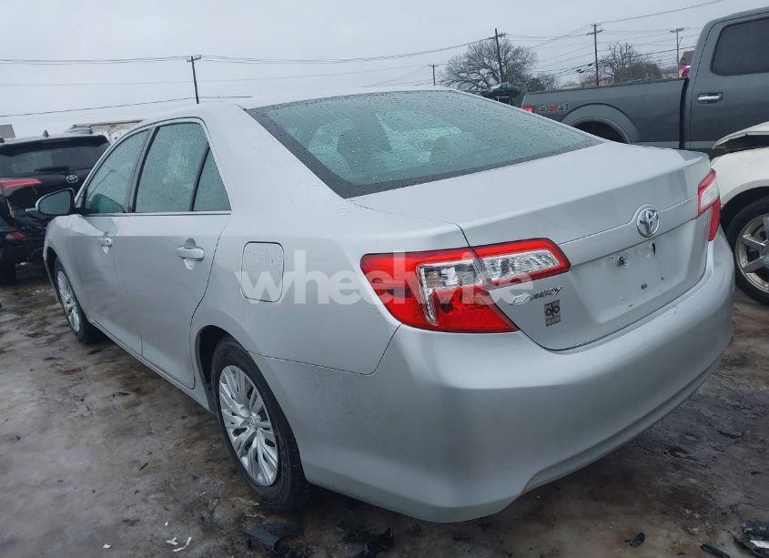 Photo 3 of 2013 Toyota Camry LE (VIN 4T4BF1FK8DR301847)