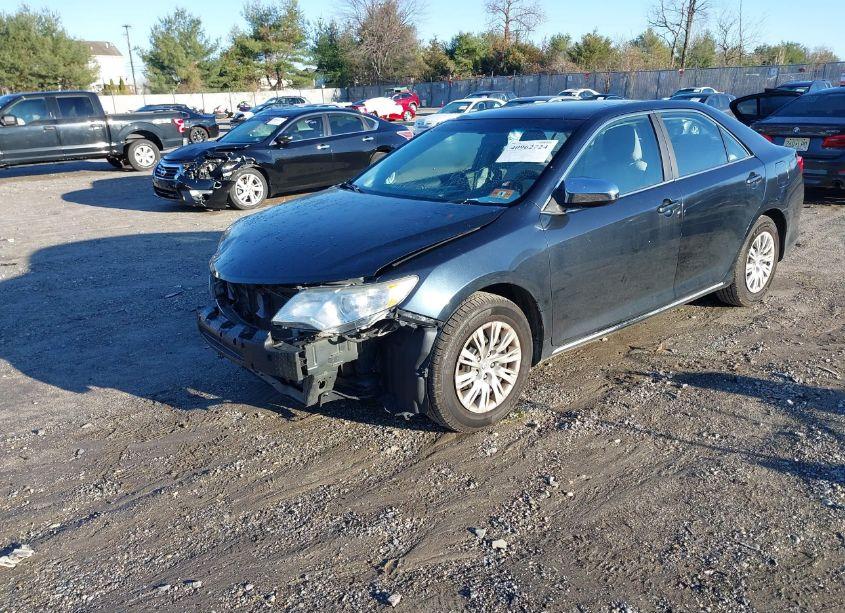 Photo 2 of 2013 Toyota Camry LE (VIN 4T4BF1FK8DR302643)