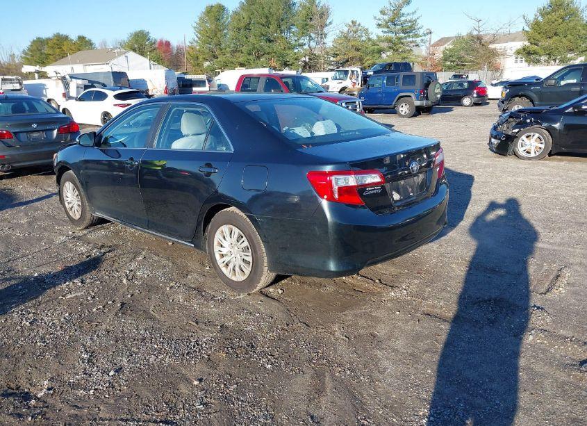 Photo 3 of 2013 Toyota Camry LE (VIN 4T4BF1FK8DR302643)