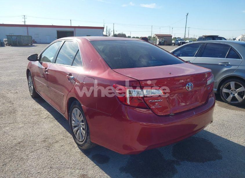 Photo 3 of 2014 Toyota Camry LE (VIN 4T4BF1FK8ER338558)