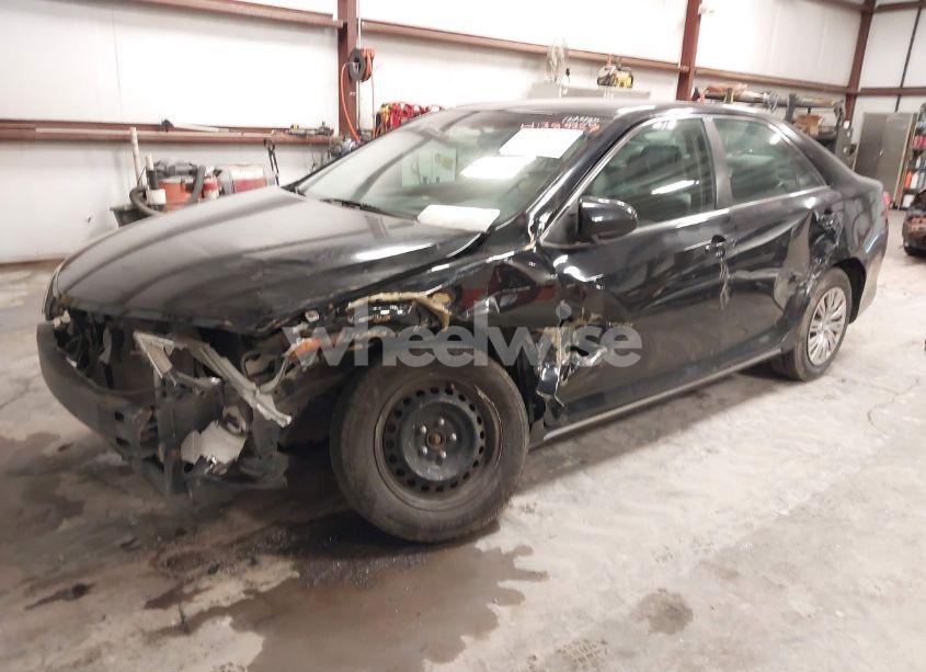 Photo 2 of 2014 Toyota Camry LE (VIN 4T4BF1FK8ER339905)