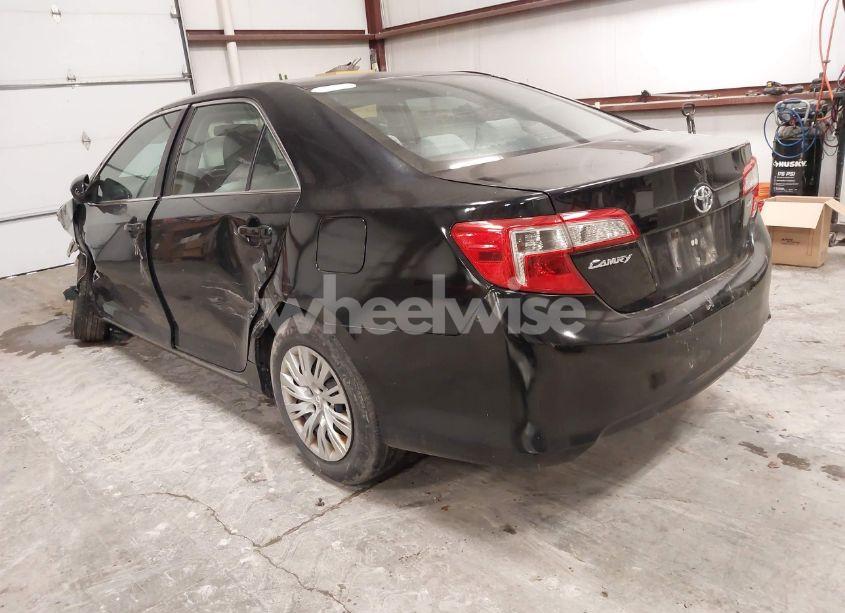 Photo 3 of 2014 Toyota Camry LE (VIN 4T4BF1FK8ER339905)