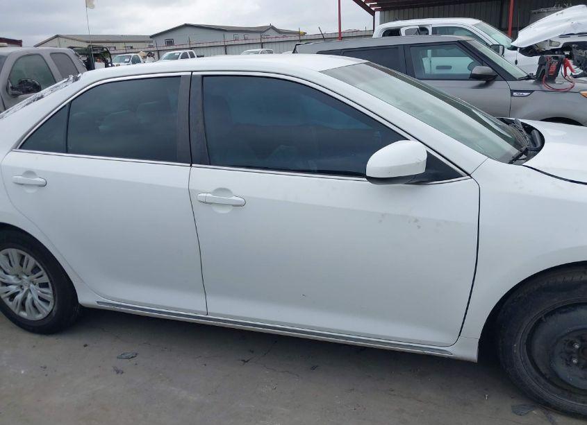 Photo 13 of 2014 Toyota Camry LE (VIN 4T4BF1FK8ER351133)