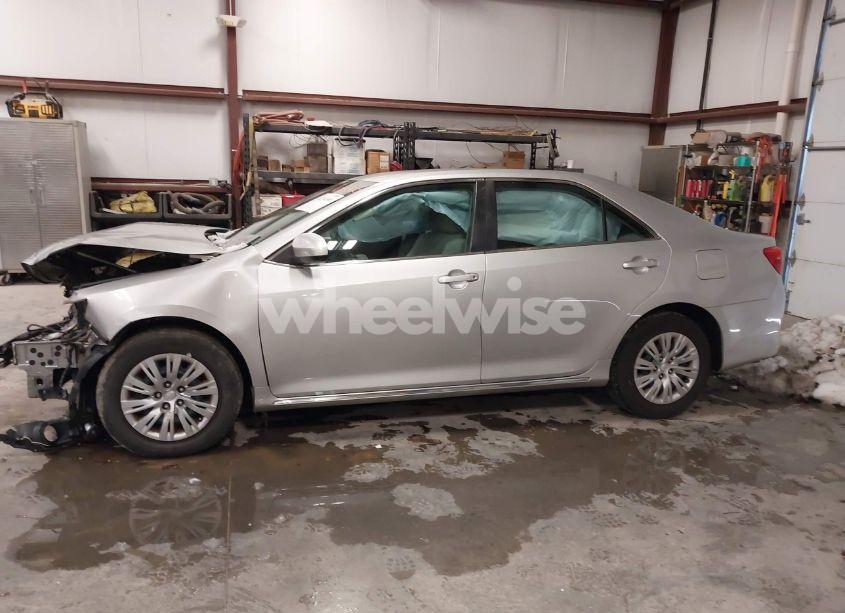 Photo 14 of 2014 Toyota Camry LE (VIN 4T4BF1FK8ER352279)