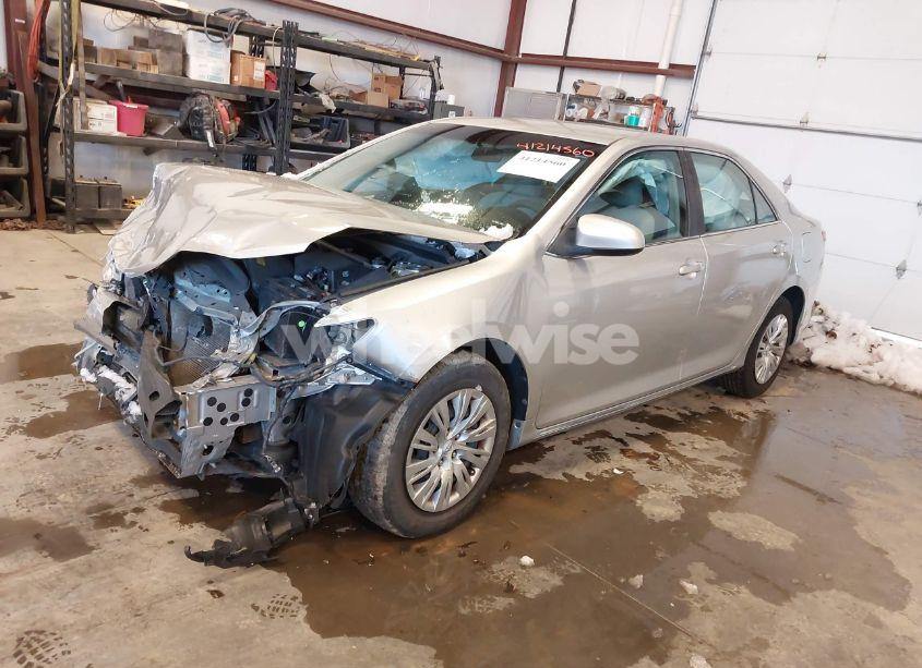 Photo 2 of 2014 Toyota Camry LE (VIN 4T4BF1FK8ER352279)