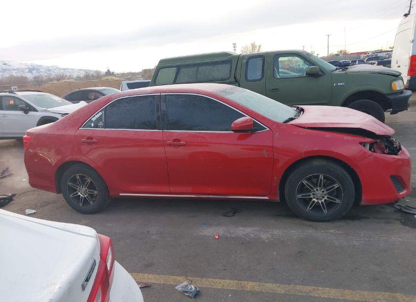 Photo 13 of 2014 Toyota Camry LE (VIN 4T4BF1FK8ER352640)