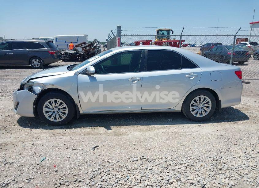Photo 14 of 2014 Toyota Camry LE (VIN 4T4BF1FK8ER354078)