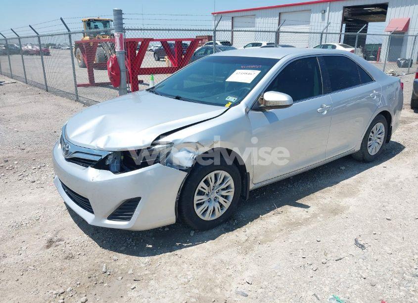 Photo 2 of 2014 Toyota Camry LE (VIN 4T4BF1FK8ER354078)