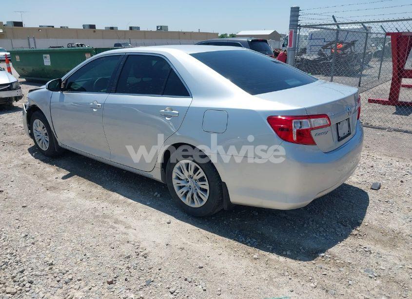 Photo 3 of 2014 Toyota Camry LE (VIN 4T4BF1FK8ER354078)