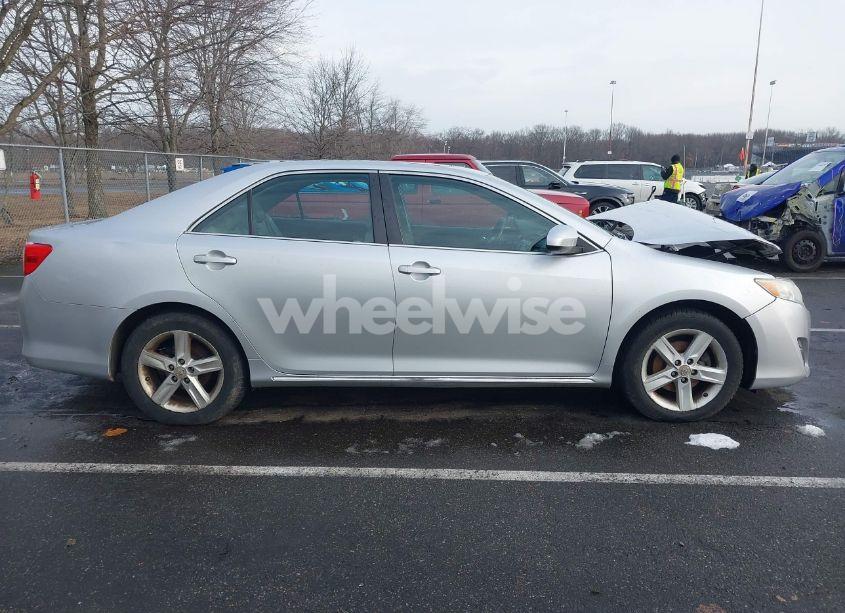 Photo 13 of 2014 Toyota Camry XLE (VIN 4T4BF1FK8ER356378)