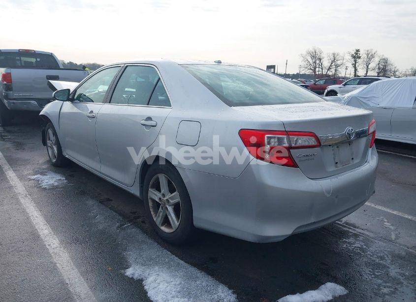 Photo 3 of 2014 Toyota Camry XLE (VIN 4T4BF1FK8ER356378)
