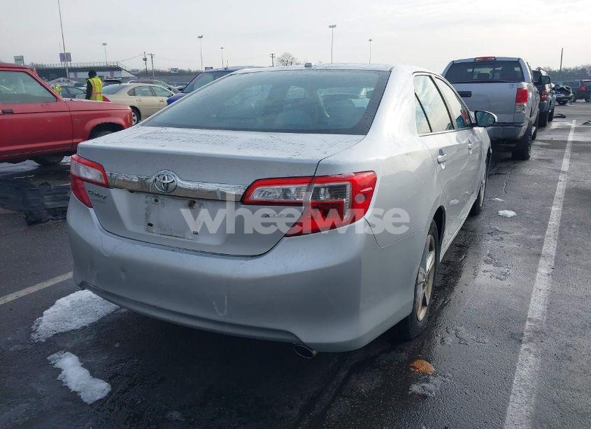 Photo 4 of 2014 Toyota Camry XLE (VIN 4T4BF1FK8ER356378)