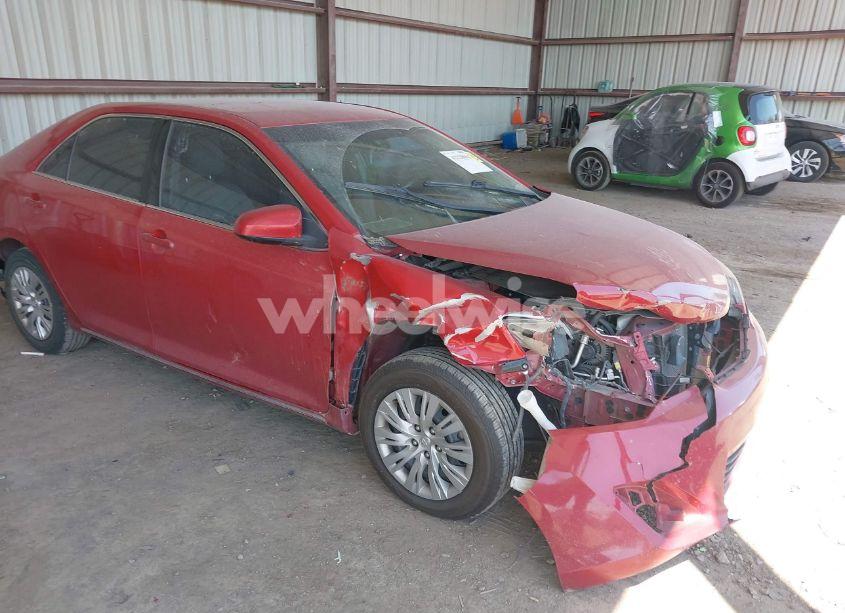 2014 Toyota Camry LE (VIN 4T4BF1FK8ER357711) main photo