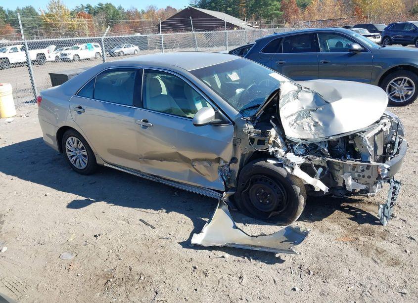 Photo 13 of 2014 Toyota Camry LE (VIN 4T4BF1FK8ER366425)