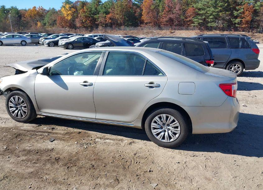 Photo 14 of 2014 Toyota Camry LE (VIN 4T4BF1FK8ER366425)