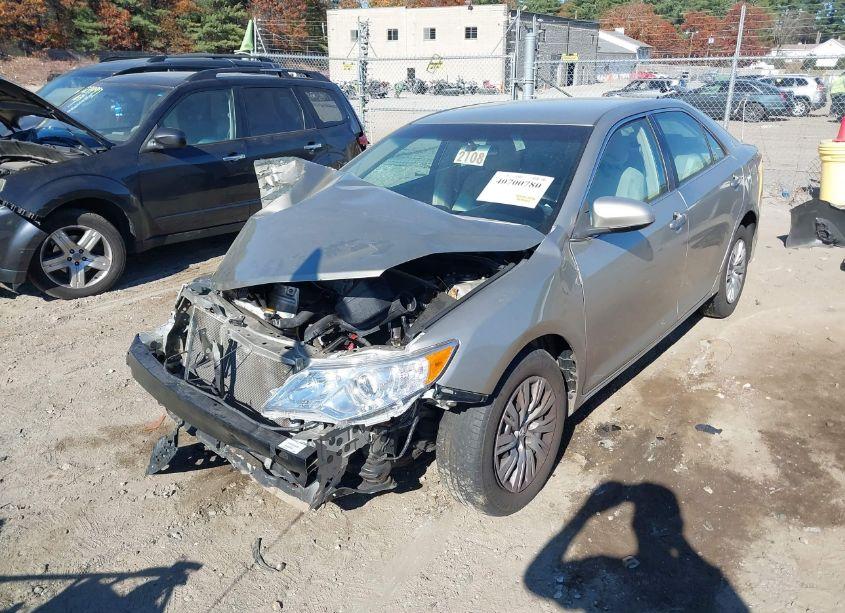 Photo 2 of 2014 Toyota Camry LE (VIN 4T4BF1FK8ER366425)