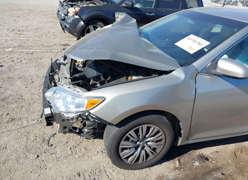 Photo 6 of 2014 Toyota Camry LE (VIN 4T4BF1FK8ER366425)