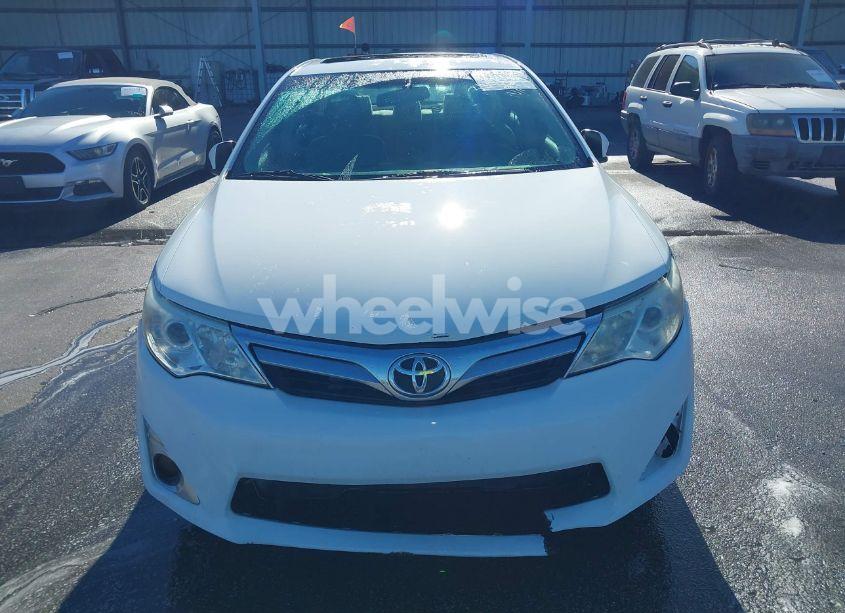 Photo 12 of 2014 Toyota Camry XLE (VIN 4T4BF1FK8ER380003)