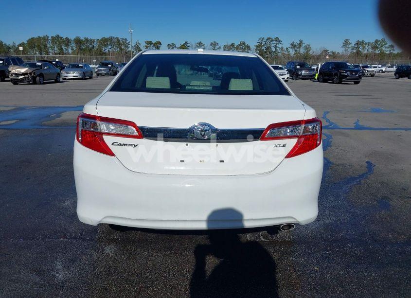 Photo 16 of 2014 Toyota Camry XLE (VIN 4T4BF1FK8ER380003)