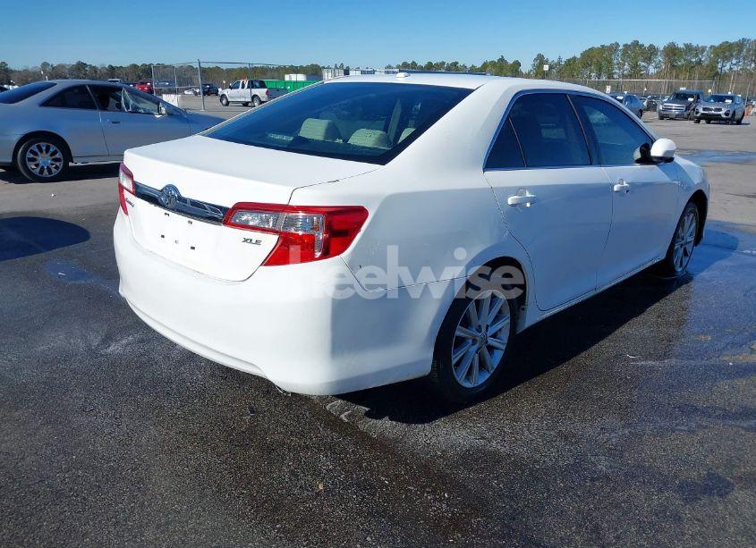 Photo 4 of 2014 Toyota Camry XLE (VIN 4T4BF1FK8ER380003)