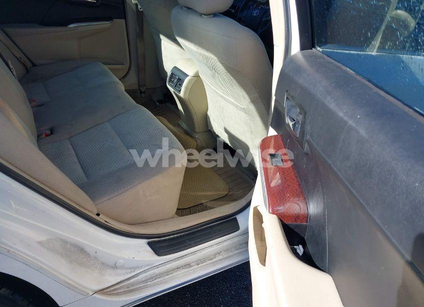 Photo 8 of 2014 Toyota Camry XLE (VIN 4T4BF1FK8ER380003)