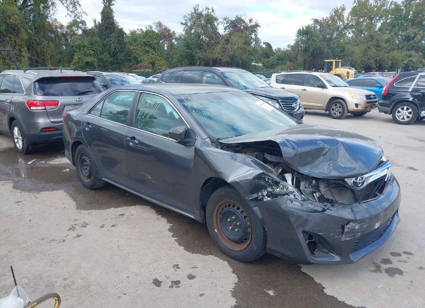 2014 Toyota Camry LE (VIN 4T4BF1FK8ER394760) main photo