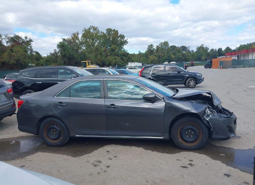 Photo 13 of 2014 Toyota Camry LE (VIN 4T4BF1FK8ER394760)