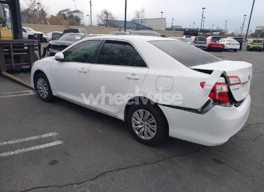 Photo 3 of 2014 Toyota Camry LE (VIN 4T4BF1FK8ER406910)