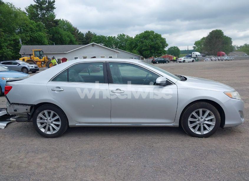 Photo 14 of 2014 Toyota Camry XLE (VIN 4T4BF1FK8ER408849)