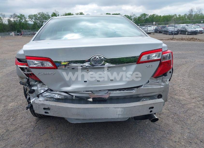 Photo 6 of 2014 Toyota Camry XLE (VIN 4T4BF1FK8ER408849)