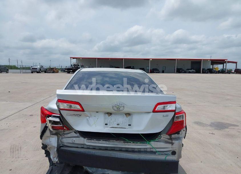 Photo 16 of 2014 Toyota Camry LE (VIN 4T4BF1FK8ER424078)