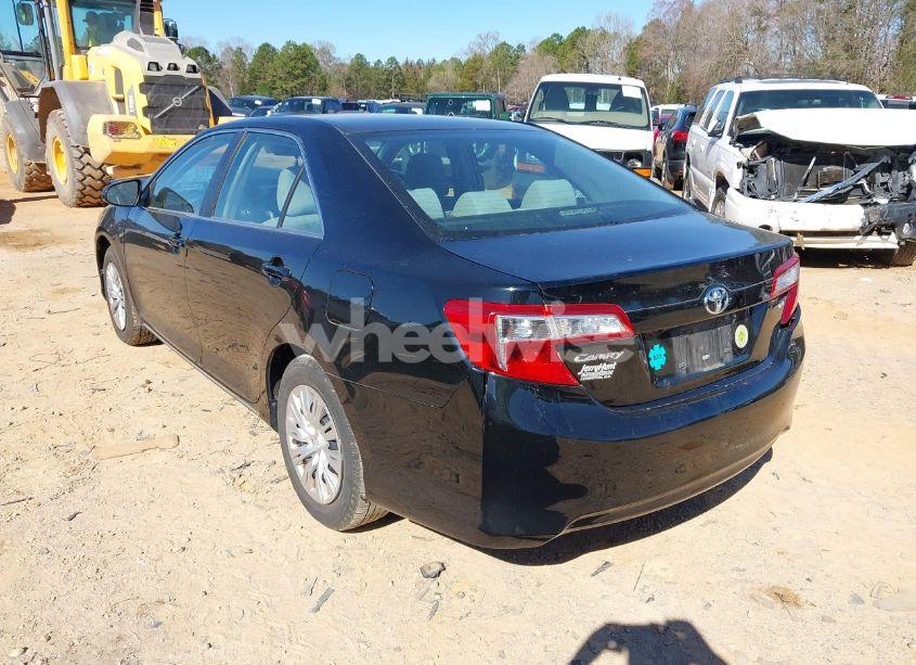 Photo 3 of 2014 Toyota Camry LE (VIN 4T4BF1FK8ER444573)