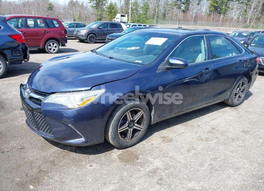 Photo 2 of 2015 Toyota Camry LE (VIN 4T4BF1FK8FR452383)