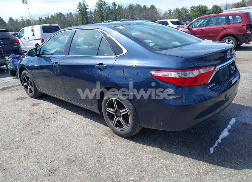 Photo 3 of 2015 Toyota Camry LE (VIN 4T4BF1FK8FR452383)