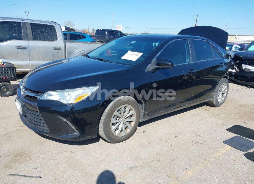 Photo 2 of 2015 Toyota Camry LE (VIN 4T4BF1FK8FR458524)