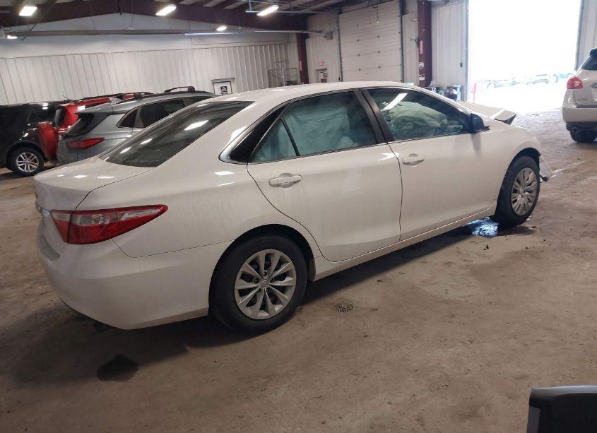 Photo 4 of 2015 Toyota Camry LE (VIN 4T4BF1FK8FR488641)