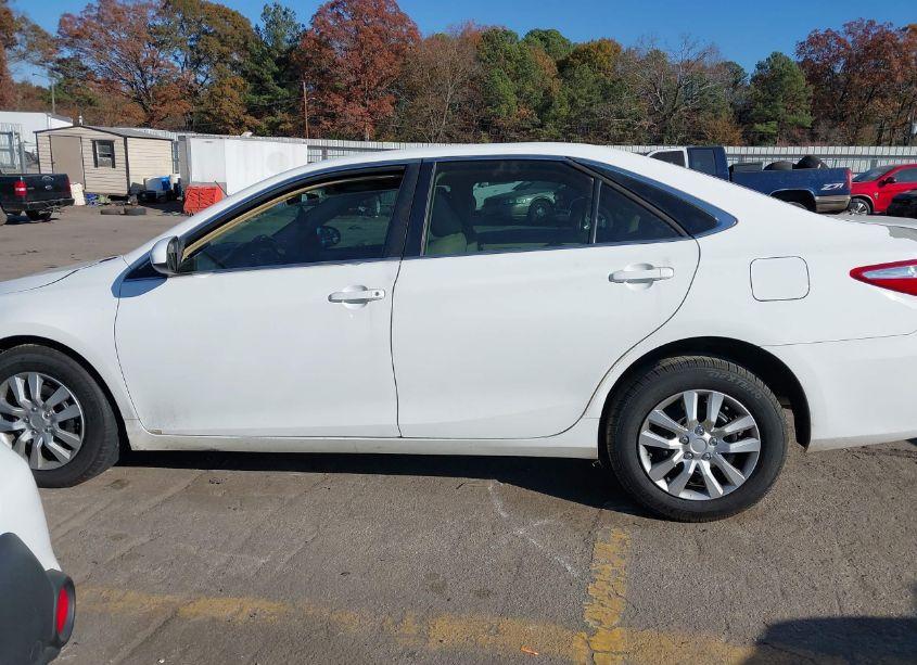 Photo 14 of 2015 Toyota Camry LE (VIN 4T4BF1FK8FR496027)