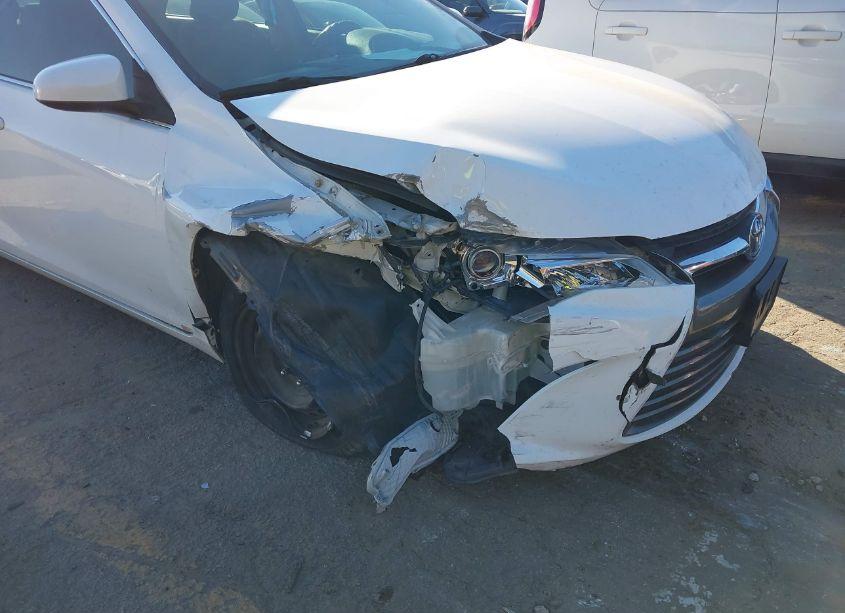 Photo 6 of 2015 Toyota Camry LE (VIN 4T4BF1FK8FR496027)