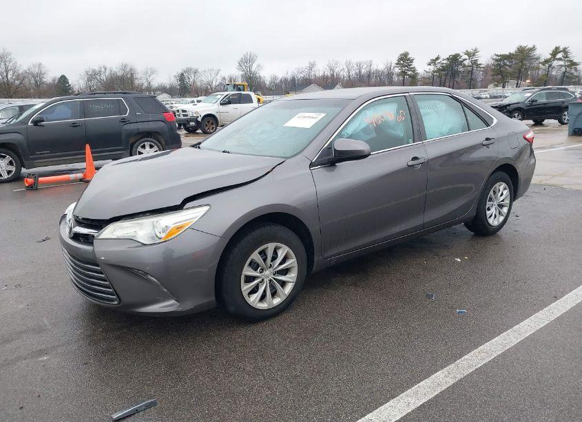 Photo 2 of 2016 Toyota Camry LE (VIN 4T4BF1FK8GR520988)