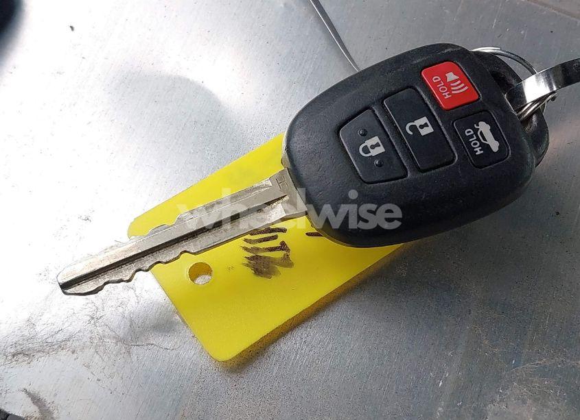 Photo 11 of 2016 Toyota Camry LE (VIN 4T4BF1FK8GR536124)