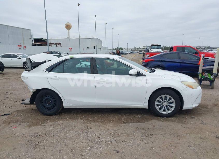 Photo 14 of 2016 Toyota Camry LE (VIN 4T4BF1FK8GR536124)