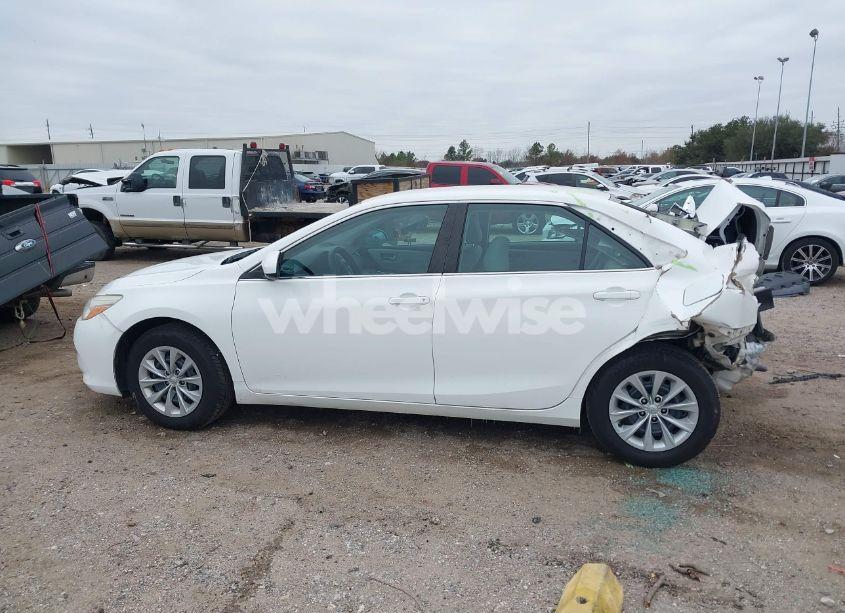 Photo 15 of 2016 Toyota Camry LE (VIN 4T4BF1FK8GR536124)