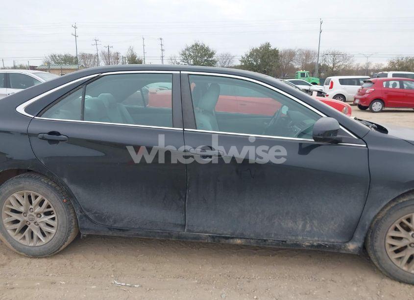 Photo 13 of 2016 Toyota Camry LE (VIN 4T4BF1FK8GR536768)