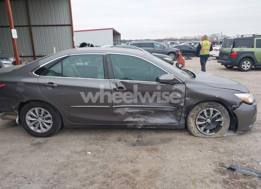 Photo 12 of 2016 Toyota Camry LE (VIN 4T4BF1FK8GR540576)