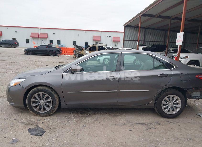 Photo 13 of 2016 Toyota Camry LE (VIN 4T4BF1FK8GR540576)