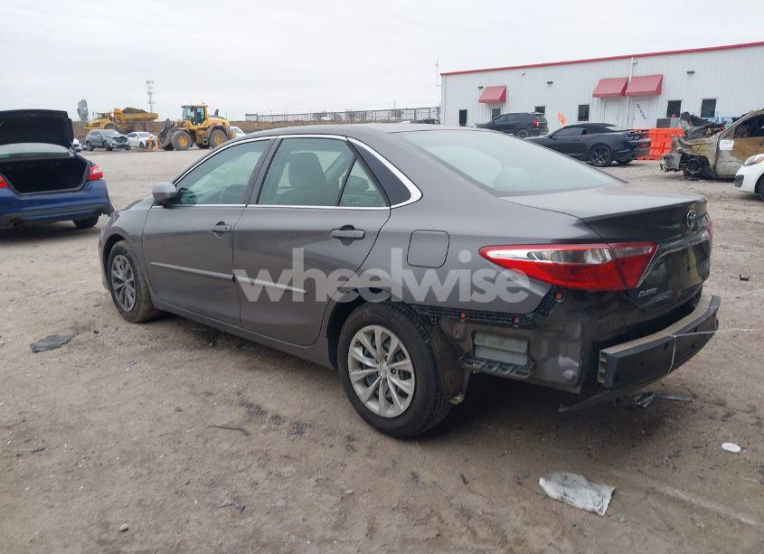 Photo 3 of 2016 Toyota Camry LE (VIN 4T4BF1FK8GR540576)