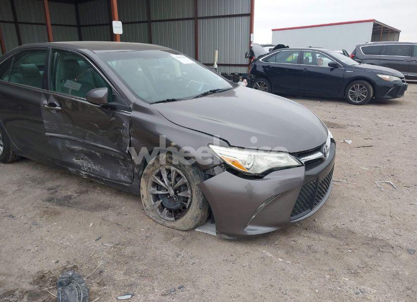 Photo 5 of 2016 Toyota Camry LE (VIN 4T4BF1FK8GR540576)