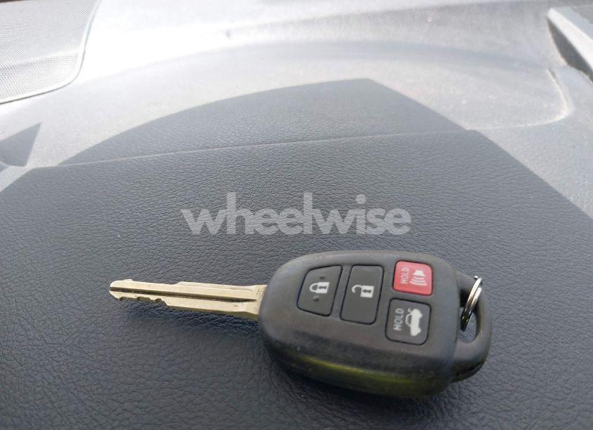 Photo 11 of 2016 Toyota Camry LE (VIN 4T4BF1FK8GR541808)