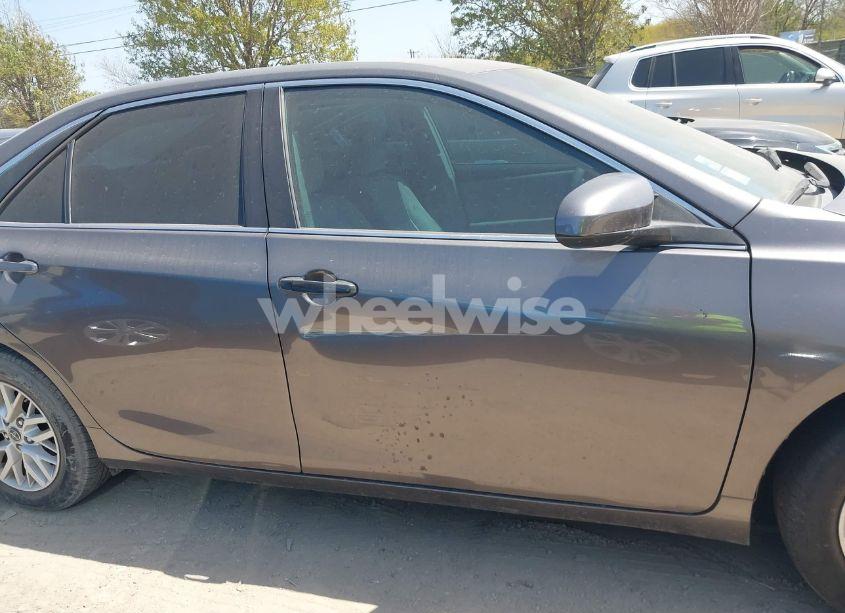 Photo 13 of 2016 Toyota Camry LE (VIN 4T4BF1FK8GR541808)